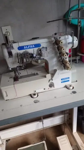 Máquina industrial galoneira marca Alpha 