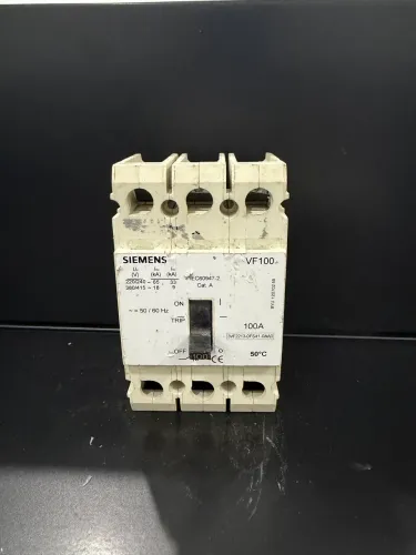Disjuntor trifásico 100A 