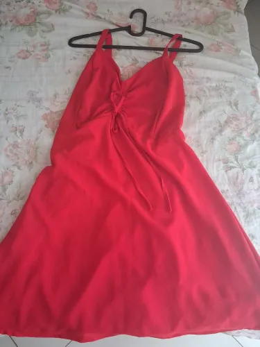 Vendo vestido vermelho NOVO veste 44/46