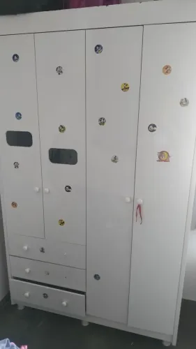 Guarda roupa criança 
