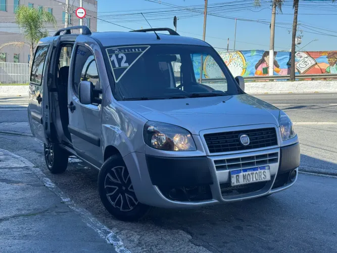 Fiat Doblo Essence 1.8 Flex 16V 5P 2012