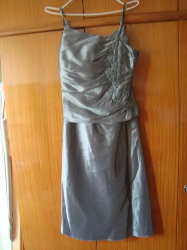Vestido de festa prateado