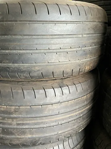 Par de pneus 20 volvo Xc40 ( 235/45 R20 ) 235/45/20