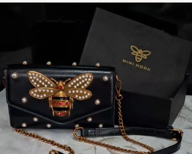 BOLSA ABELHA COM CORRENTE