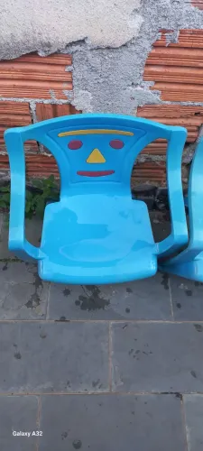 Cadeira infantil azul