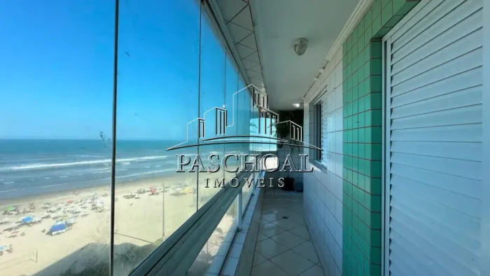 Apartamento 3 quartos sendo 1 suite. Frente mar. Caiçara