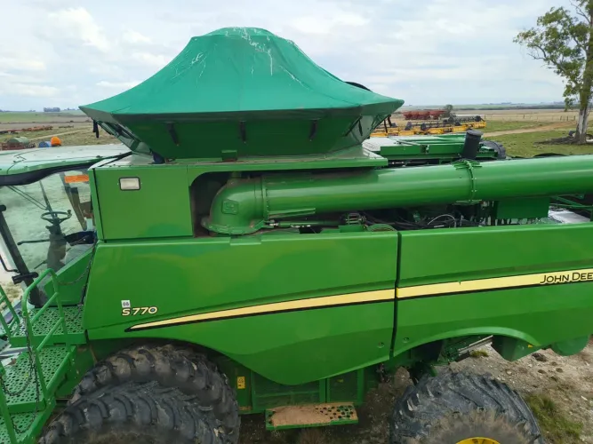 Colheitadeira John Deere S770