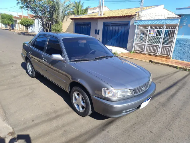 Toyota Corolla XEI 1.8/1.8 Flex 16V Mec. 2001