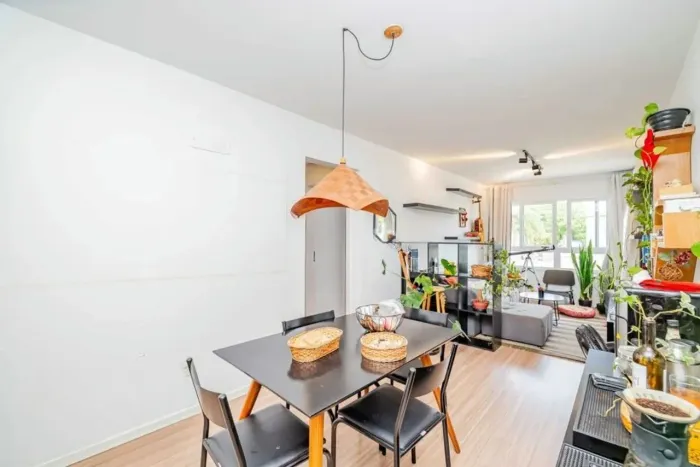 Apartamento de 2 dormitorios à venda em Bom Jesus, Porto Alegre.