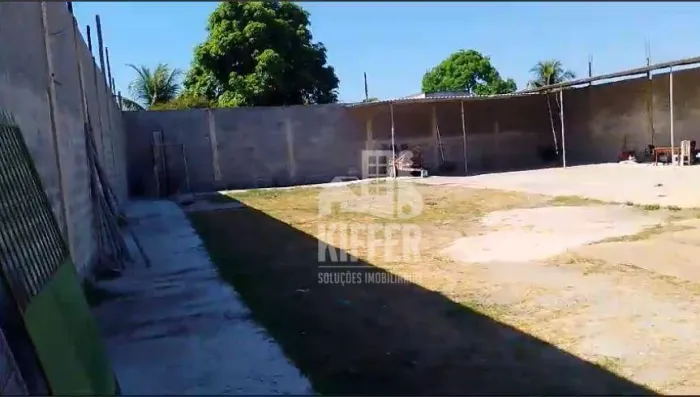 Área Comercial com Estrutura para Galpão | 720m² Murados | Manilha