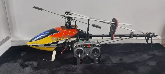 Helicóptero TREX 550E 