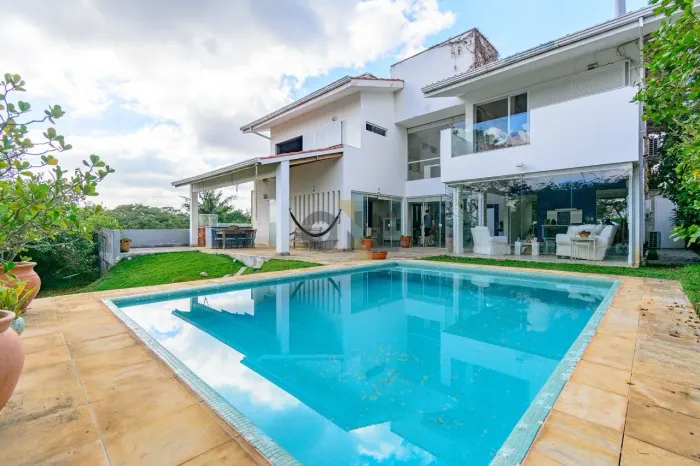 Casa com 3 dormitórios, sendo 2 suítes à venda ou locação - Granja Viana - Carapicuíba/SP
