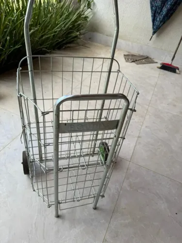 Carrinho de compras feira de Metal