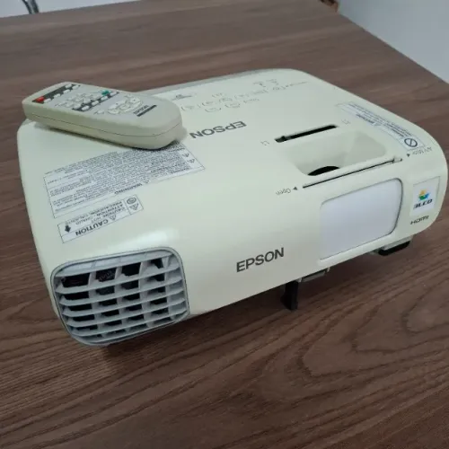 O projetor Epson H576A PowerLite 97H / 2700 lumens