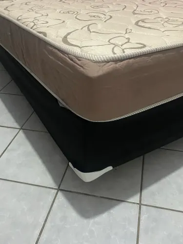 cama de casal com colchão para venda