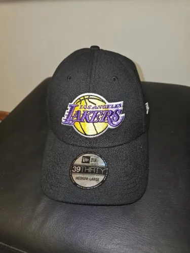 Bone New Era Aba Curva 3930 NBA Lakers Preto