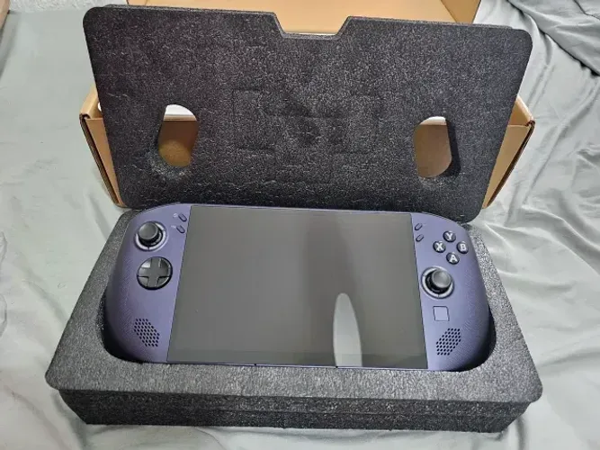 Legion Go S, Z2 Go, 32gb RAM, 1TB SSD, 120hz - Steam OS