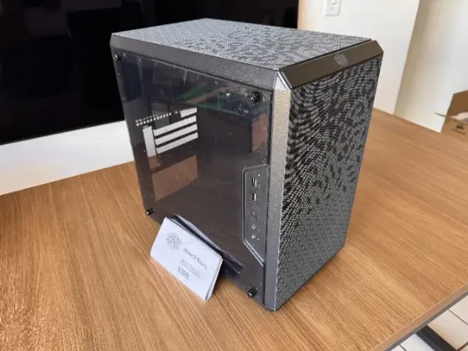 Gabinete Cooler Master MasterBox Q300L Lateral Transparente