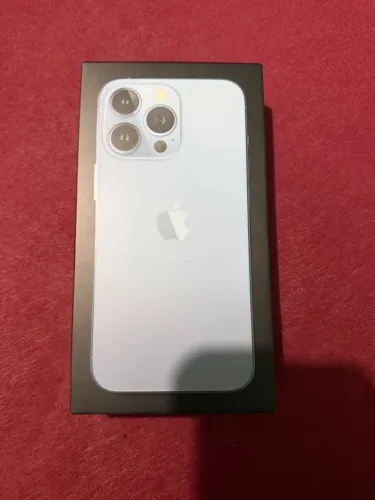 vendo uma caixa do iPhone 13 Pro 256g azul R$ 100