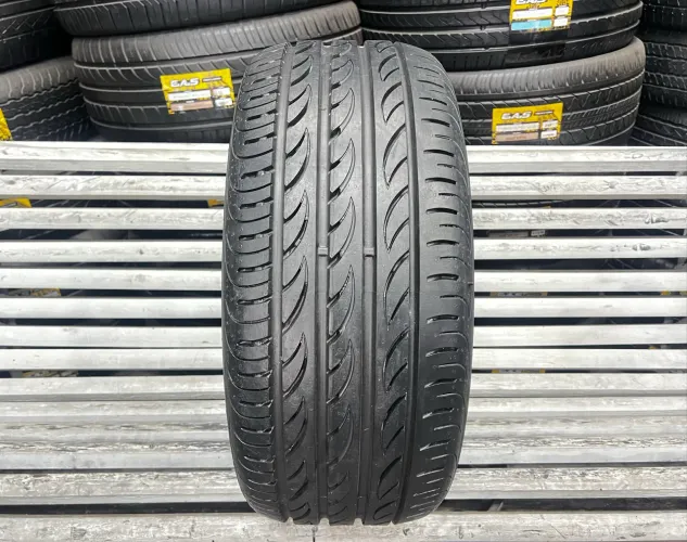 Pneu 245/45/17 Pirelli PZero GT (De Época) / Pneu 245/45ZR17 Pirelli Pzero