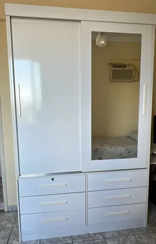Vendo guarda roupa excelente estado de conservação