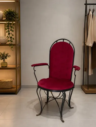 VENDO ESSA ELEGANTE POLTRONA