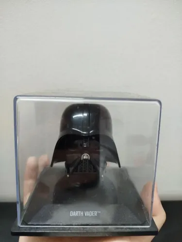 Capacete Darth Vader Star Wars - Miniatura em Expositor Acrílico
