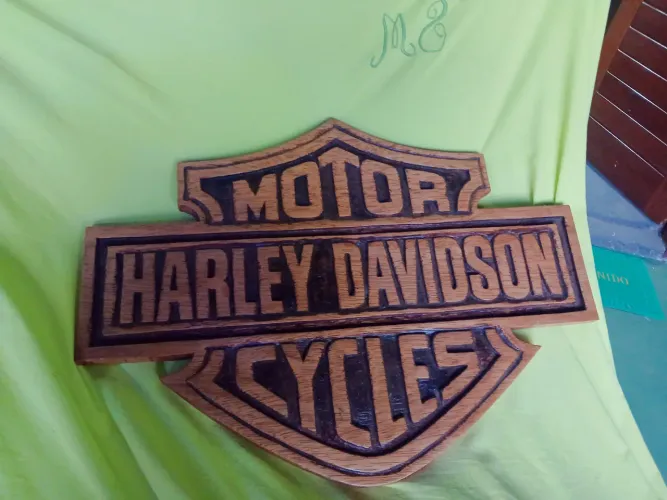 Placa entalhada harley