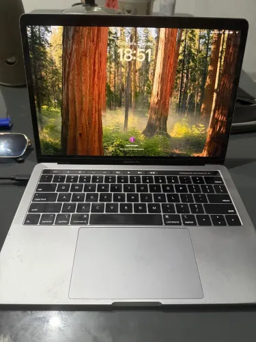 MacBook Pro 2020 I5 256Gb Touch Bar