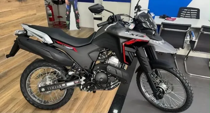 Yamaha XTZ 250 Lander Connected 2026