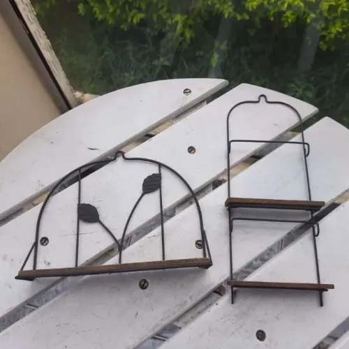 Porta-bibelô antigo em madeira e metal / enfeite de parede para coleção de miniaturas