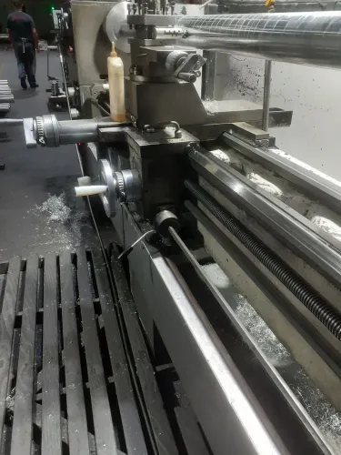 Serviços de torno.