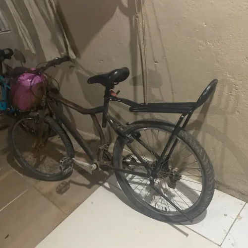 Bike aro 24 com cesto e bagageiro 