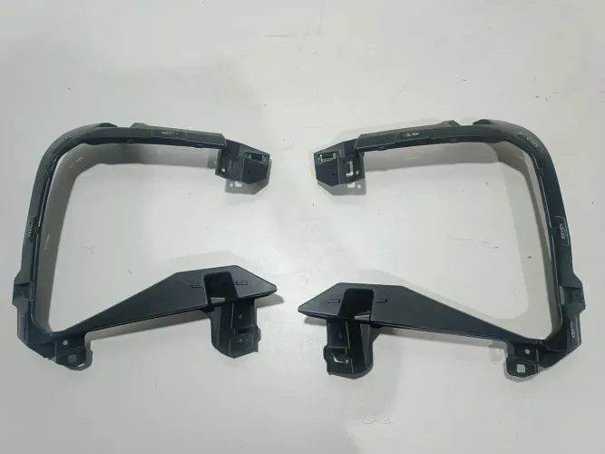 Par de Guia do Farol Pajero Sport 2020/2025 Original