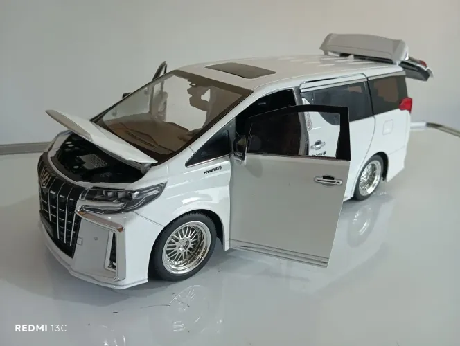 Miniatura Toyota Alphard 1/18 - Haimanba - escala 1/18