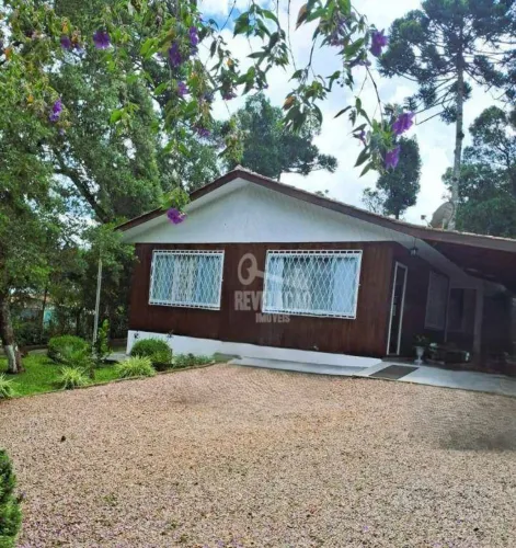 Chácara encantadora com 2000m² de terreno e casa pronta para morar.