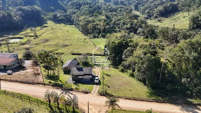 Chácara com Área Total de 36.630m² em Jaraguá do Sul, SC