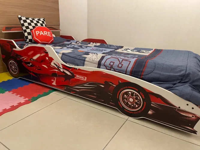 Carro infantil Carro - praticamente nova!!