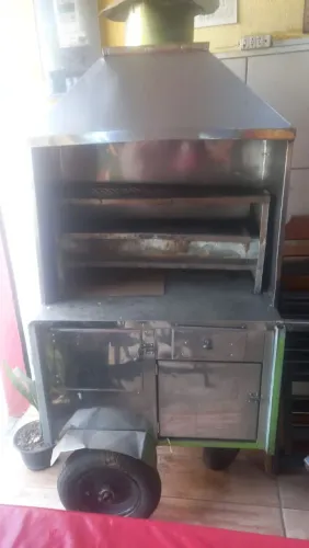 Vende-se carrinho de espetinho