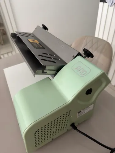 Laminadora de pasta, marca AND 