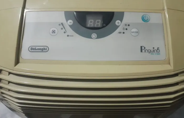  AR-CONDICIONADO PORTÁTIL DELONGHI PINGUINO PAC C105 - 12.000 BTUs - R$ 980,00