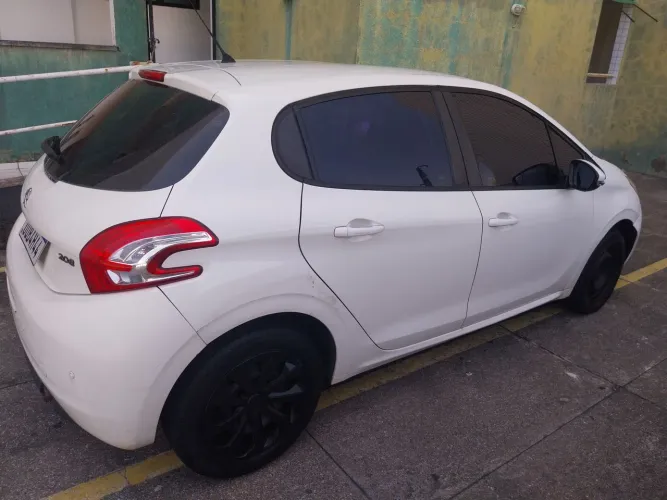 Peugeot 208 Active/active Pack 1.5 Flex 8V 5P 2014