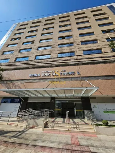 Sala à venda no Centro Médico Executivo, no bairro Estreito, Florianópolis/SC.