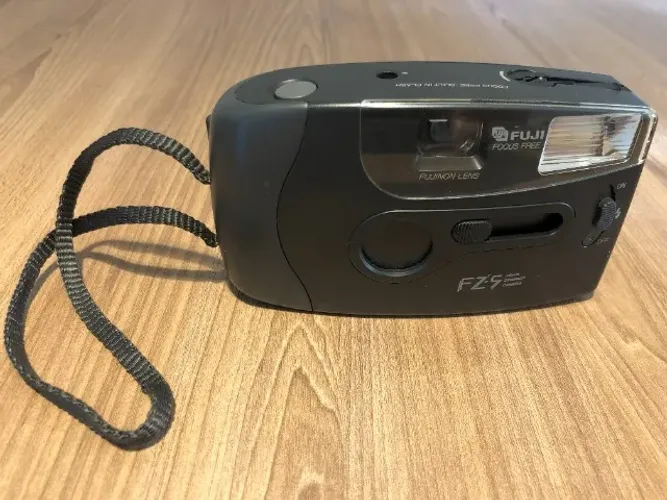 CÂMERA ANALÓGICA FUJI FZ-5