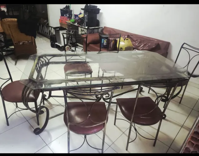 Mesa de ferro  6 lugares com vidro 