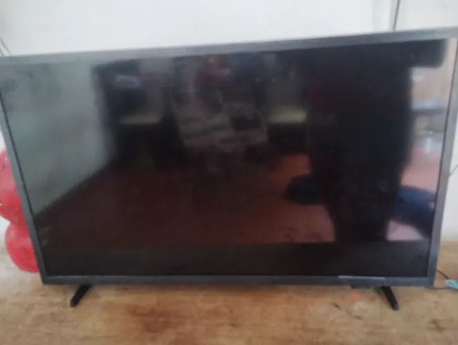 Vendo tv para retiro de peças !!!