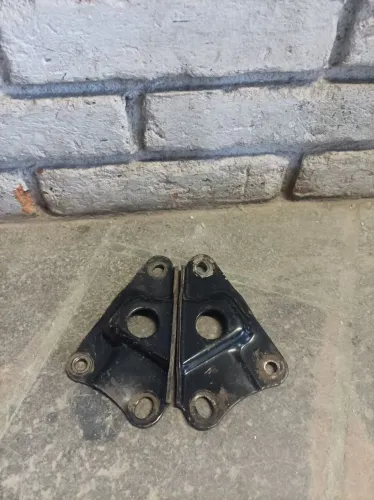 Par de Suporte do Escapamento Cb 400 Cb 450 Original Honda Lado direito e lado esquerdo 