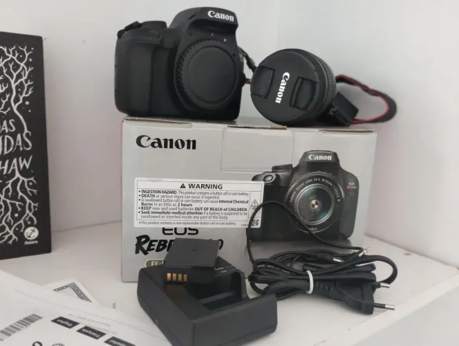 Câmera Canon T100