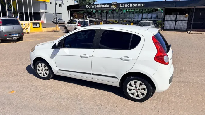 Fiat Palio Attractive 1.0 EVO Fire Flex 8V 5P 2014
