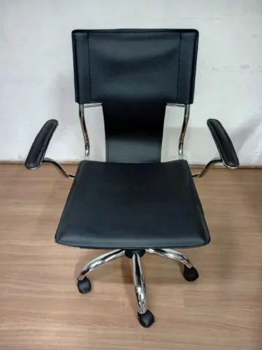 Cadeira de Escritório Diretor Executiva Preta